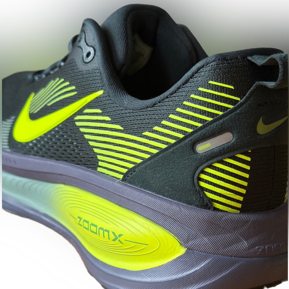 Nike VOMERO 18 Seaweed/Volt-Cannon Men’s size 10.5 *NEW* - Picture 11 of 13